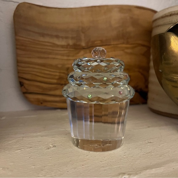 NEW Simon Design Crystal Pastel Stones Cupcake Pink Cherry Top Paperweight Decor - Picture 5 of 6